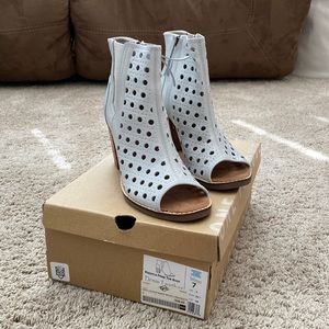 Majorca peep toe boot